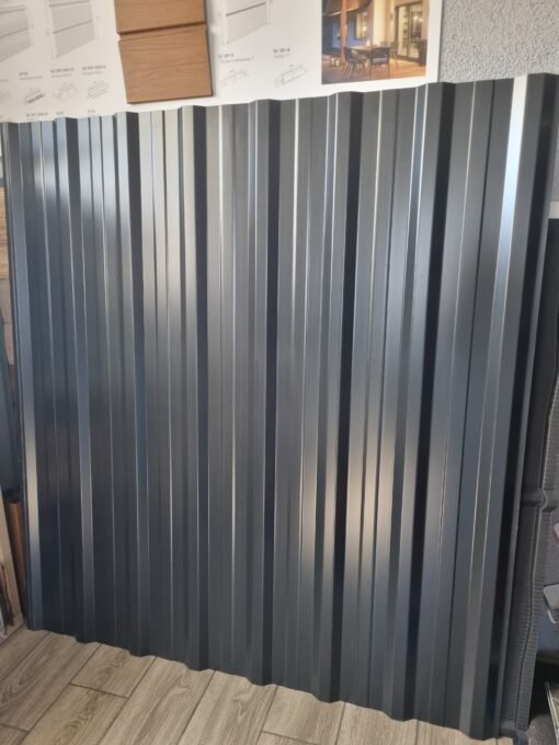 AKC Trapecinė skarda T-18E 1330/1380 RAL7021 dvipusio dažymo